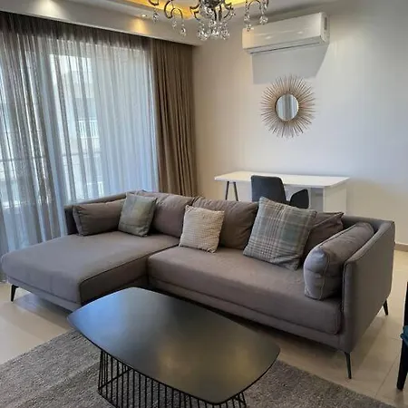 Swieqi, Luxury Apartment, 3bd - 2 Bh, Sleeps 6