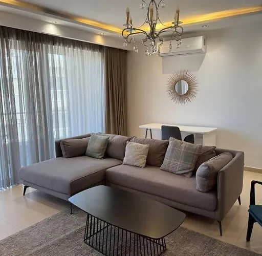 Swieqi, Luxury Apartment, 3bd - 2 Bh, Sleeps 6 Daire *