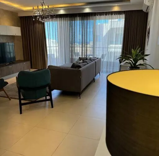 Swieqi, Luxury Apartment, 3bd - 2 Bh, Sleeps 6 * Is-Swieqi