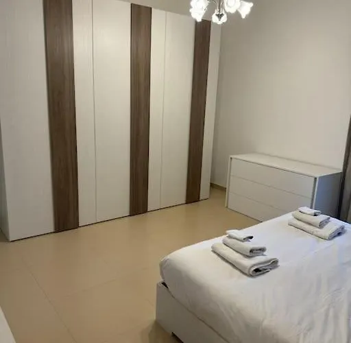 Daire Swieqi, Luxury Apartment, 3bd - 2 Bh, Sleeps 6 *