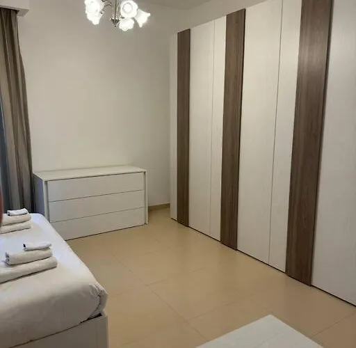 Swieqi, Luxury Apartment, 3bd - 2 Bh, Sleeps 6 Daire *