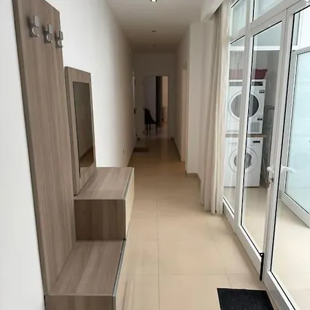 Swieqi, Luxury Apartment, 3bd - 2 Bh, Sleeps 6 Lägenhet Is-Swieqi