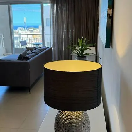 Swieqi, Luxury Apartment, 3bd - 2 Bh, Sleeps 6 Is-Swieqi