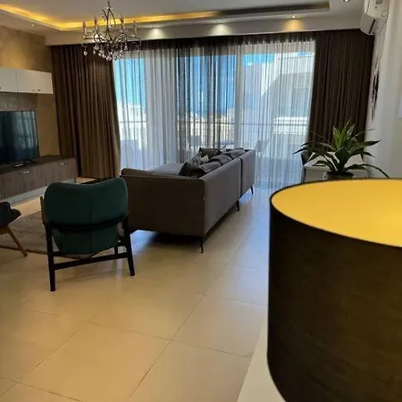 Swieqi, Luxury Apartment, 3bd - 2 Bh, Sleeps 6 * Is-Swieqi