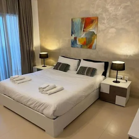 Swieqi, Luxury Apartment, 3bd - 2 Bh, Sleeps 6 Lägenhet Is-Swieqi