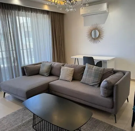 Swieqi, Luxury Apartment, 3bd - 2 Bh, Sleeps 6