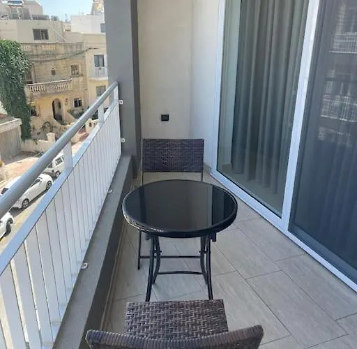 Swieqi, Luxury Apartment, 3bd - 2 Bh, Sleeps 6 Appartement *