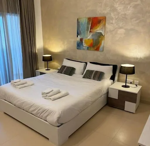 Swieqi, Luxury Apartment, 3bd - 2 Bh, Sleeps 6 Appartamento Is-Swieqi