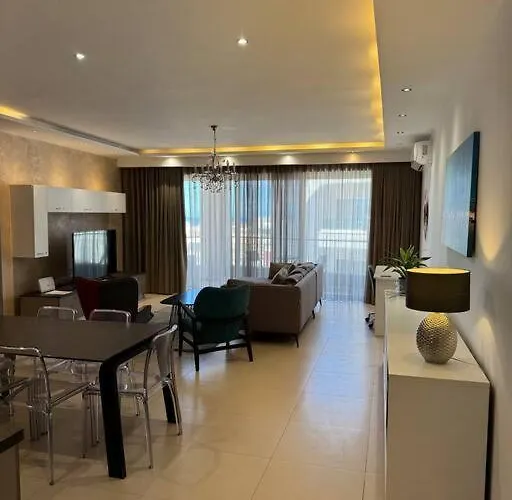 Swieqi, Luxury Apartment, 3bd - 2 Bh, Sleeps 6